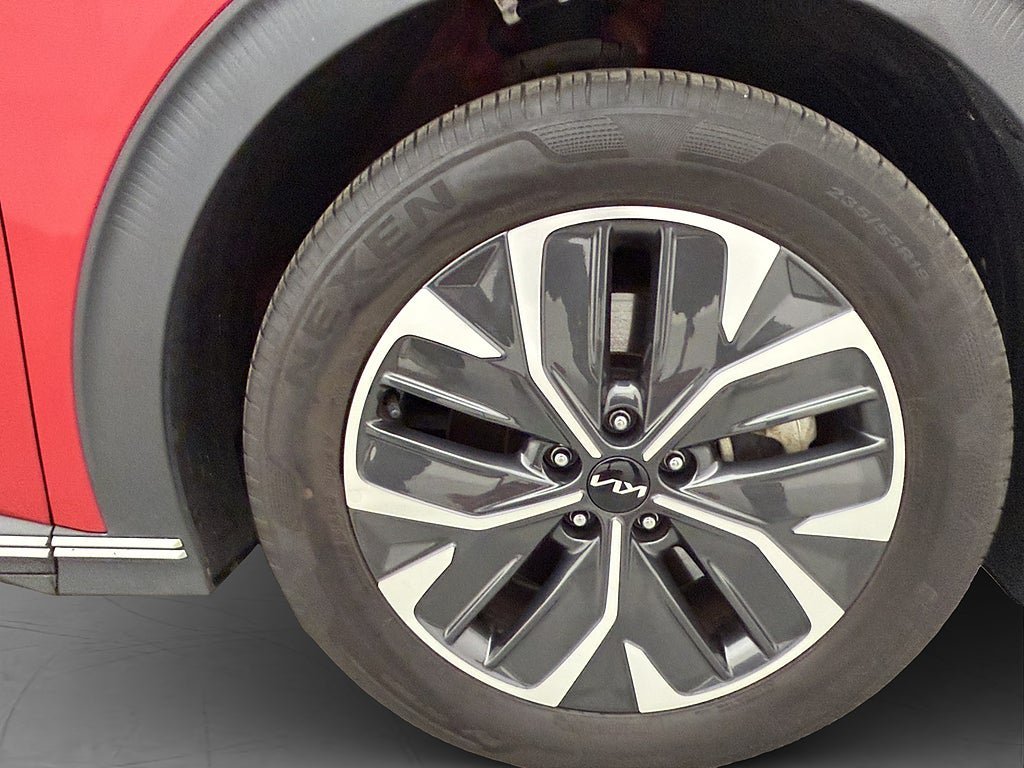 Vehicle Image 36