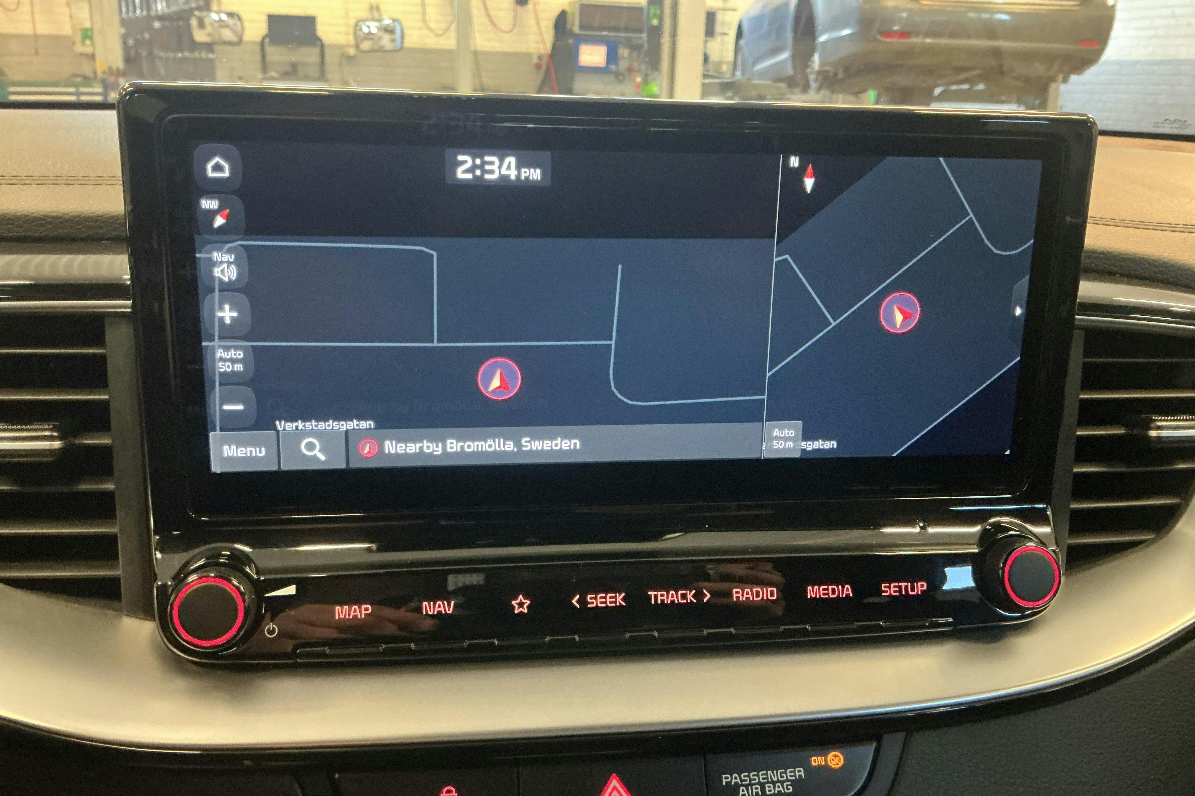 Vehicle Image 12