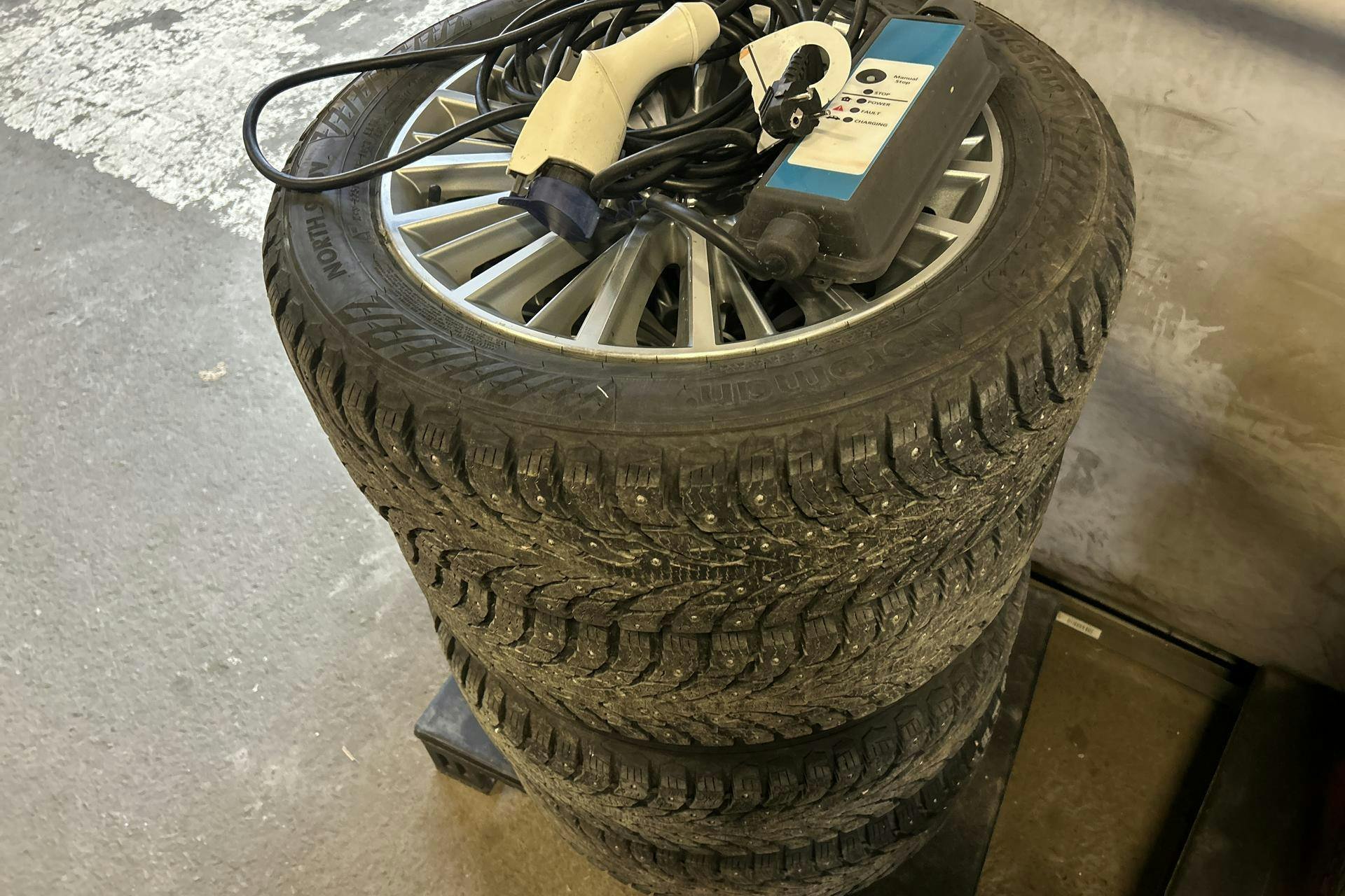 Vehicle Image 13