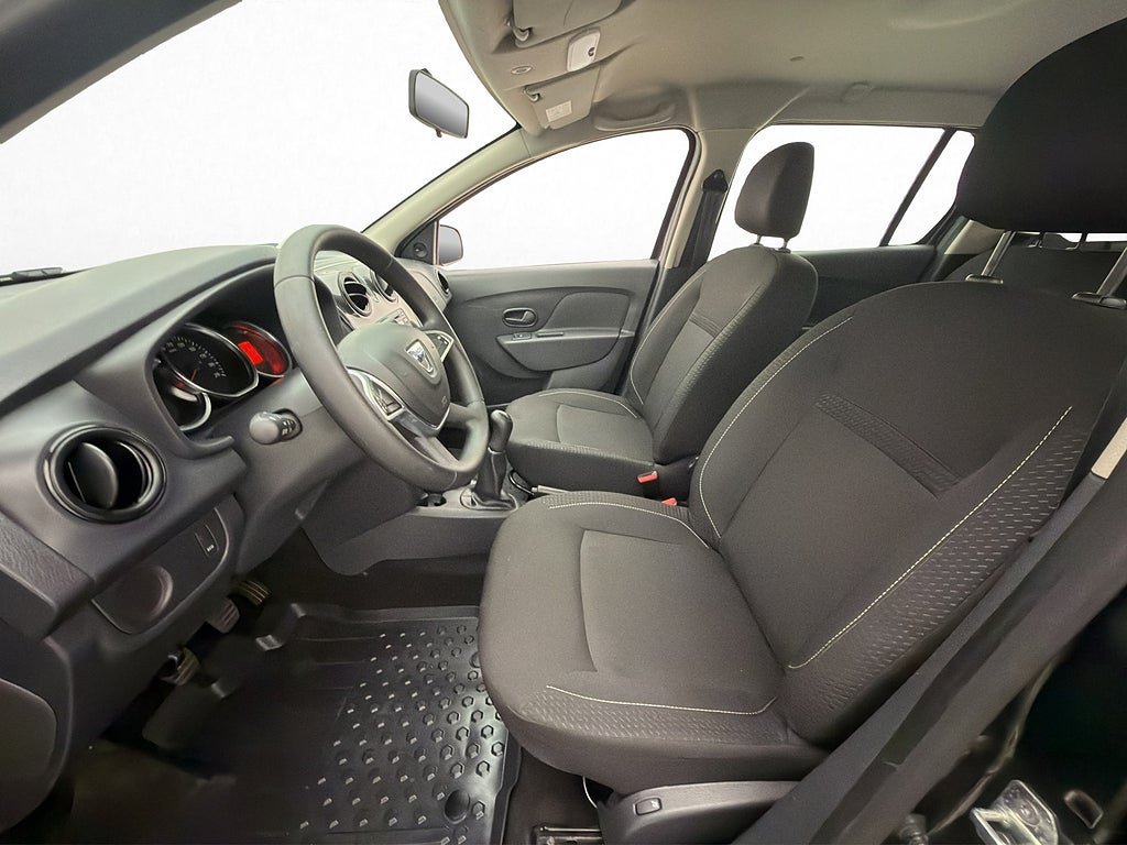 Vehicle Image 12