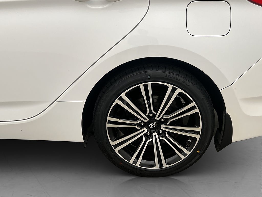 Vehicle Image 30