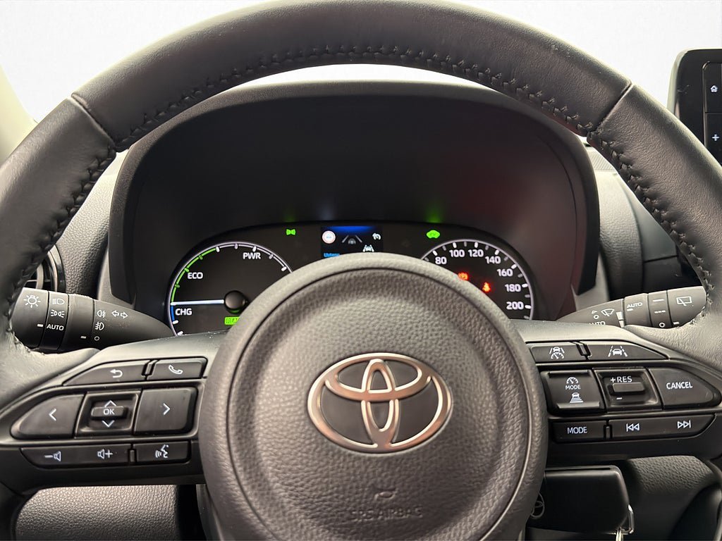 Vehicle Image 12