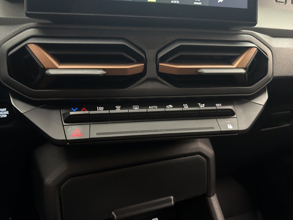 Vehicle Image 26