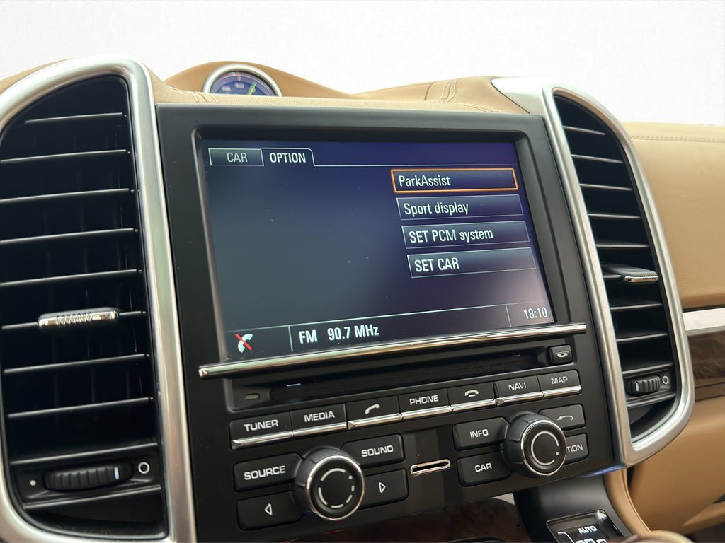 Vehicle Image 25