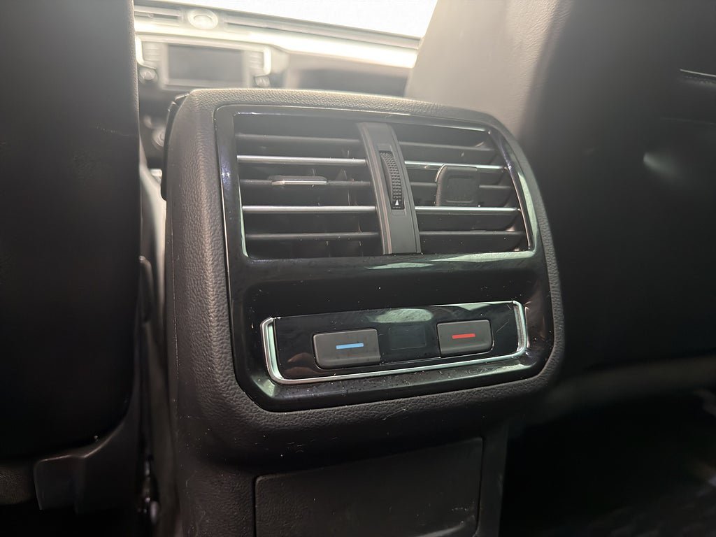 Vehicle Image 24