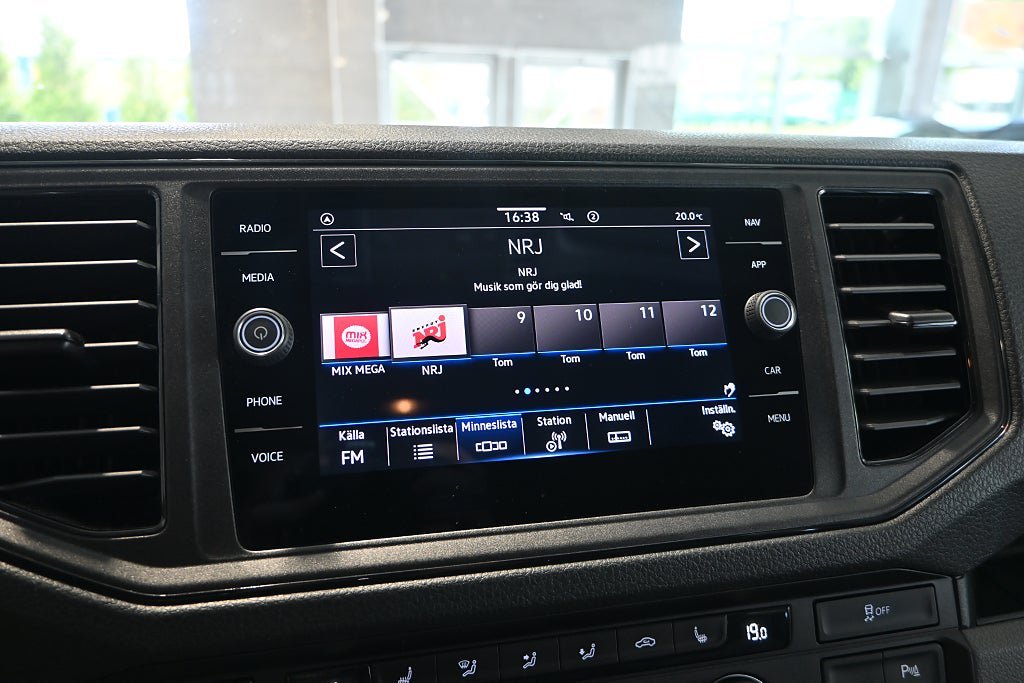 Vehicle Image 19