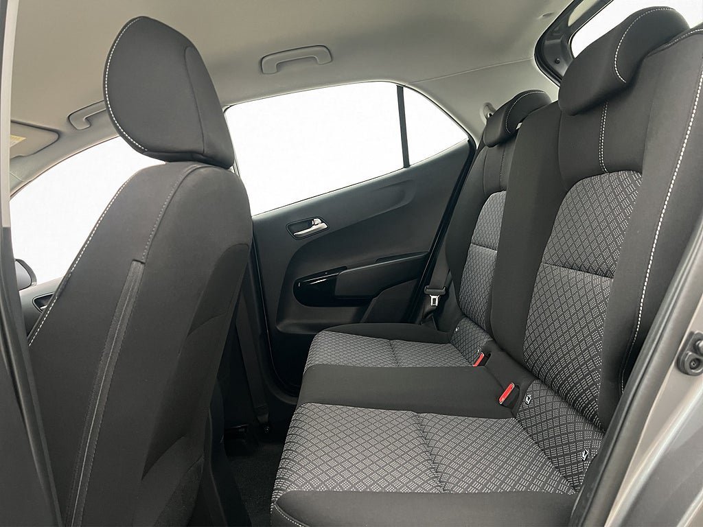 Vehicle Image 23