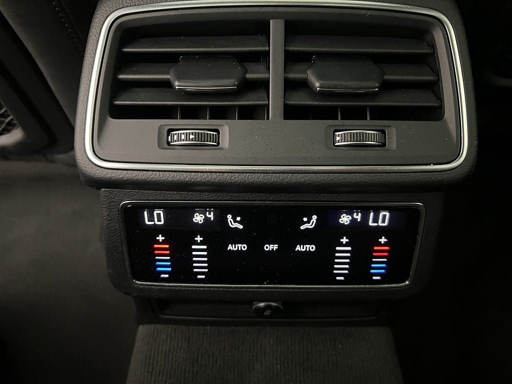 Vehicle Image 29