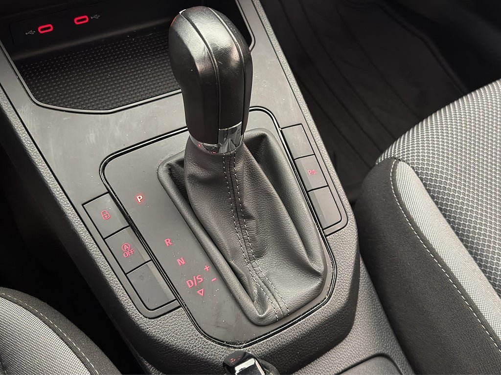 Vehicle Image 24