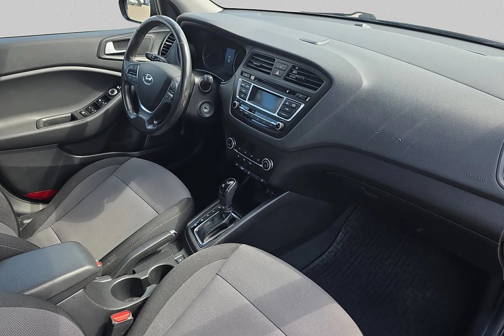 Vehicle Image 10