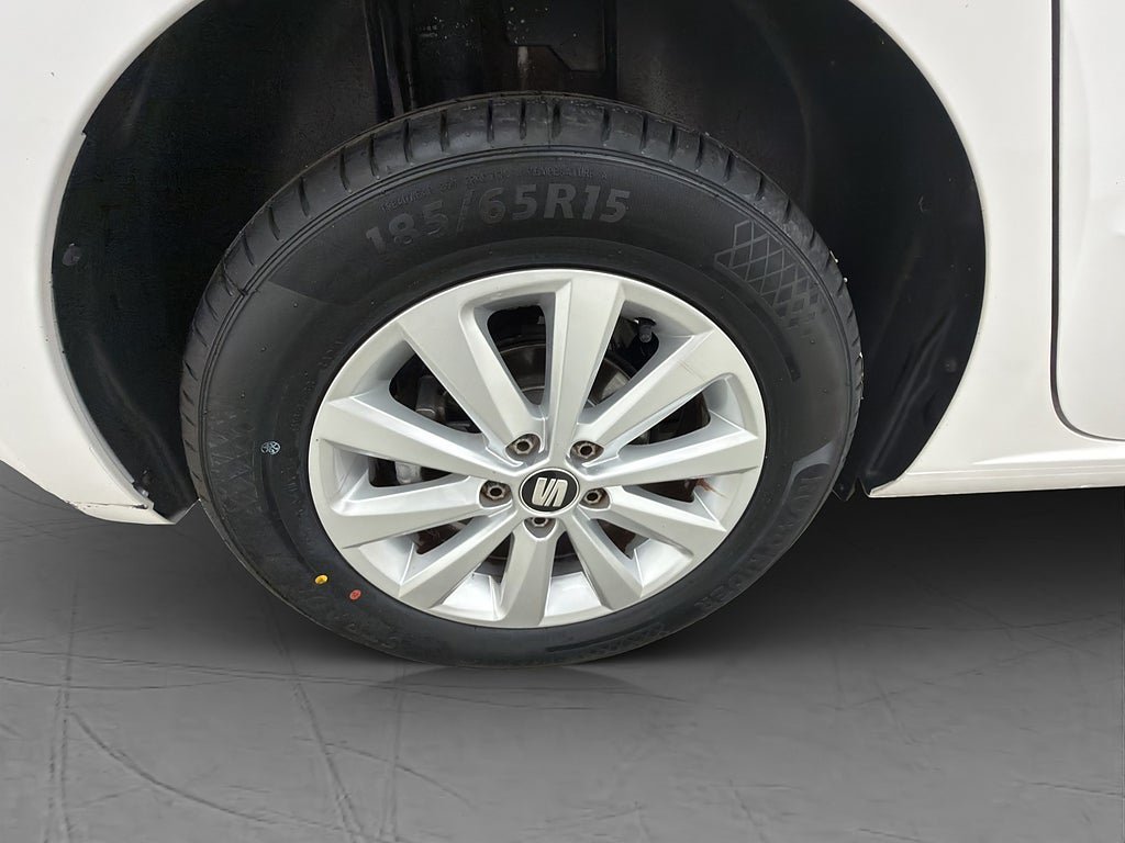 Vehicle Image 32