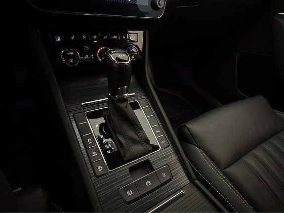 Vehicle Image 28