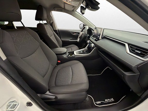 Vehicle Image 24