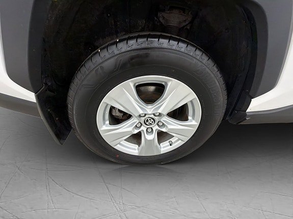 Vehicle Image 32