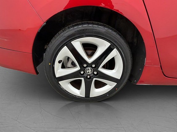 Vehicle Image 32
