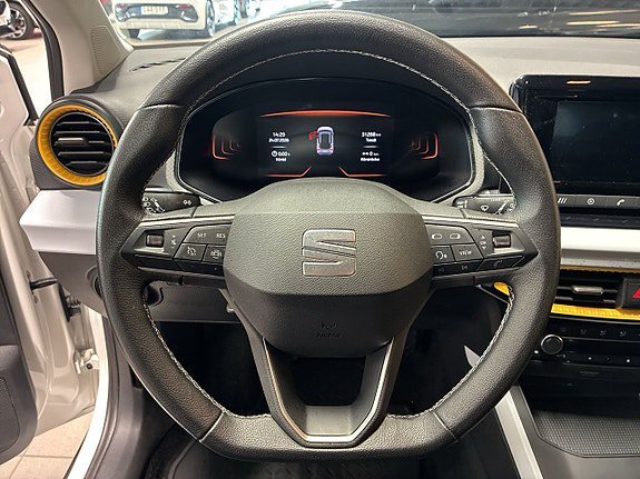 Vehicle Image 14