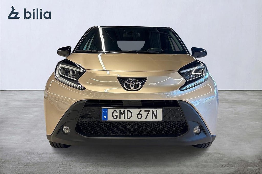 Vehicle Image 6