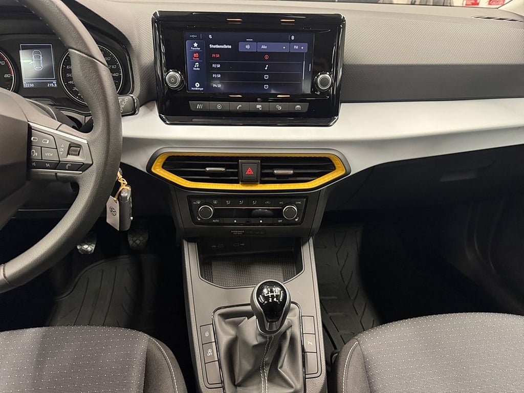 Vehicle Image 12