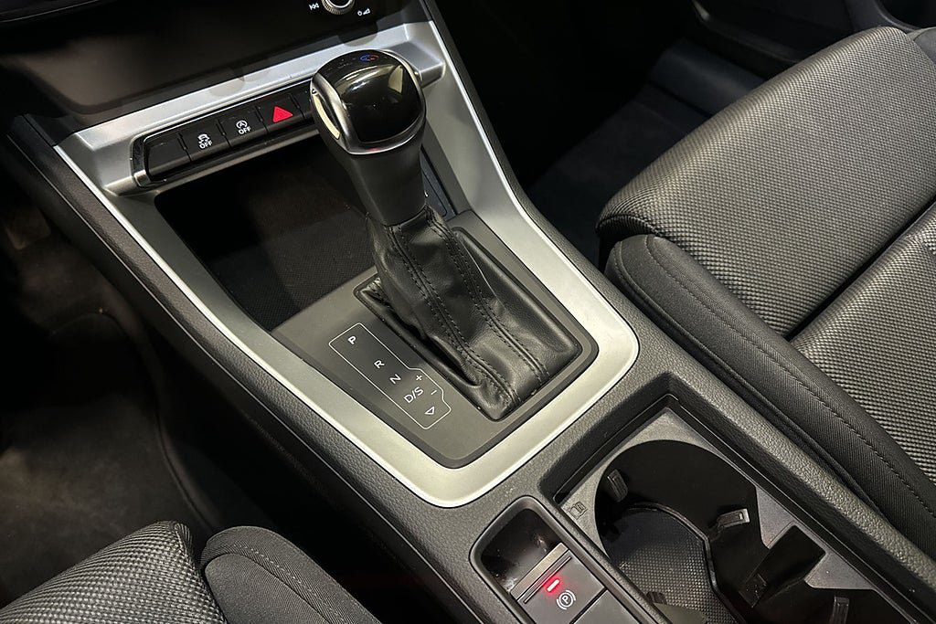 Vehicle Image 24