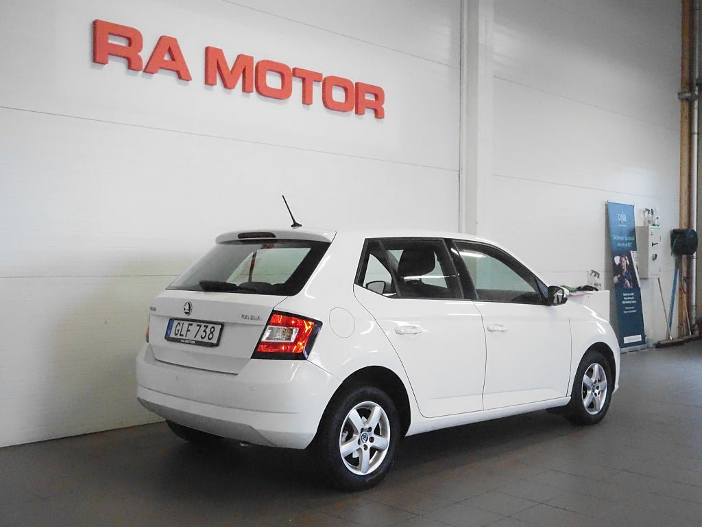 Vehicle Image 6