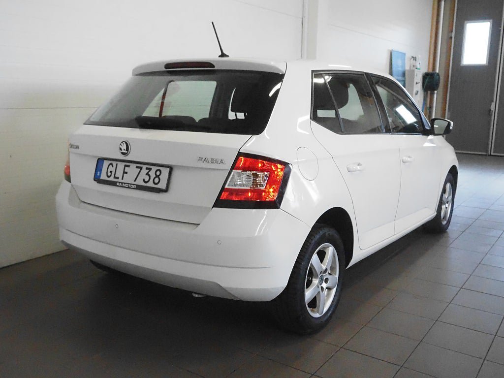 Vehicle Image 7