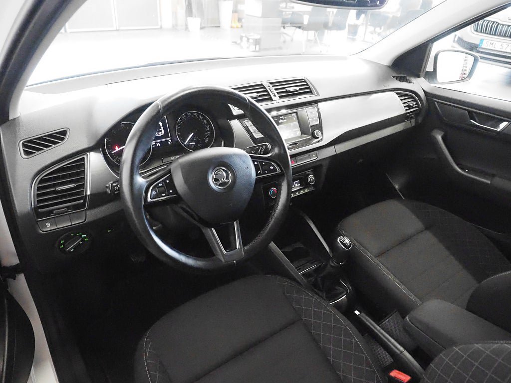 Vehicle Image 12