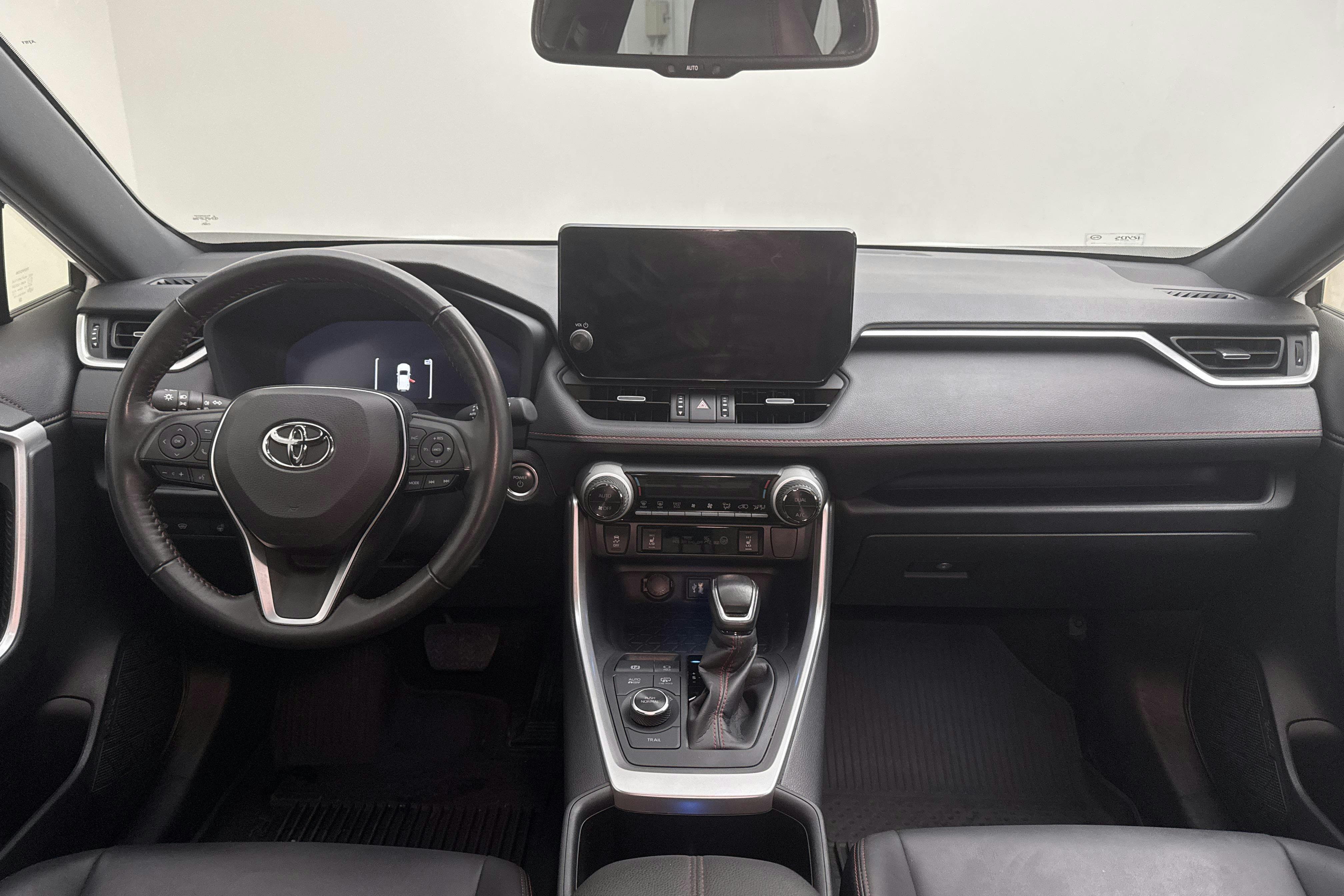 Vehicle Image 6