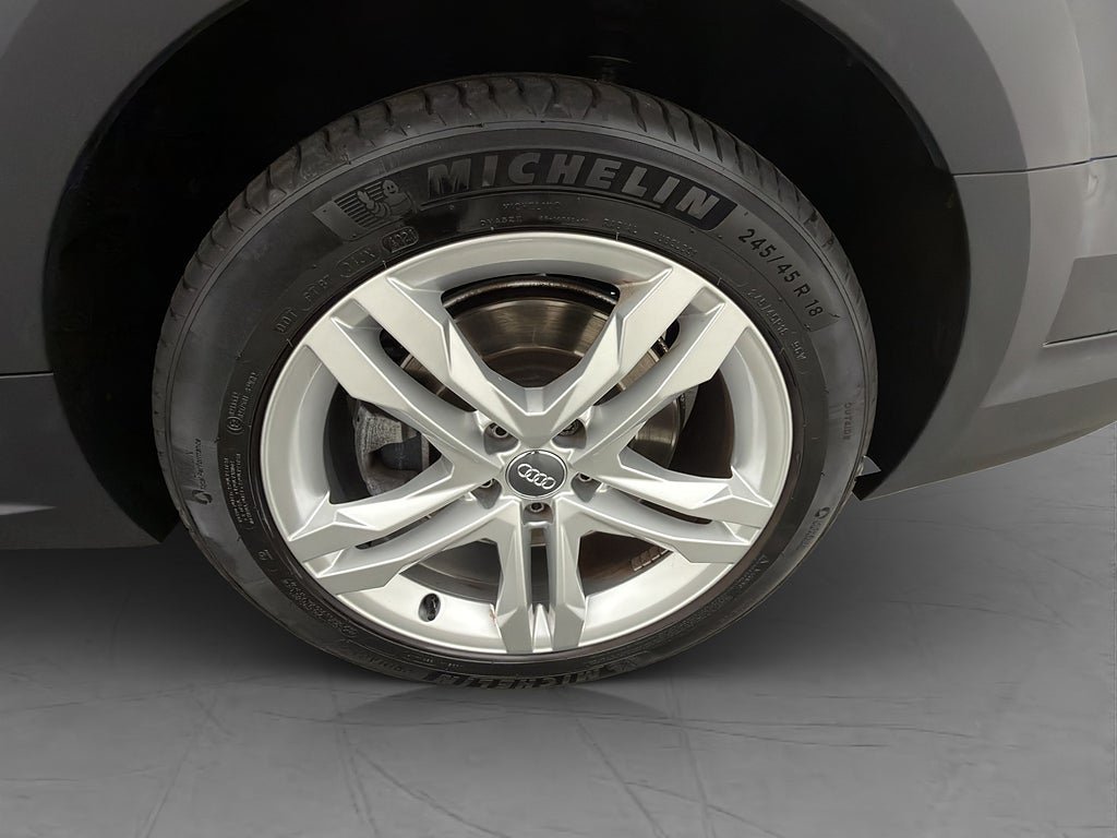 Vehicle Image 30
