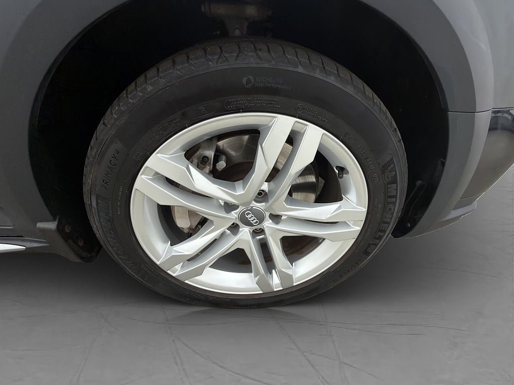 Vehicle Image 32