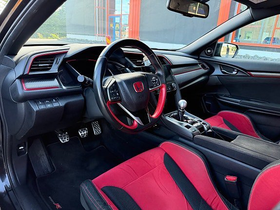 Vehicle Image 32