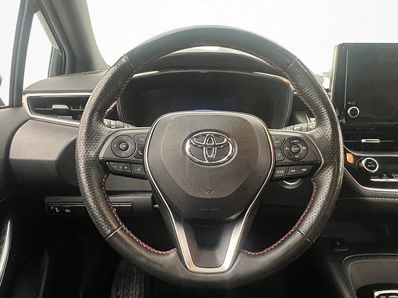 Vehicle Image 12