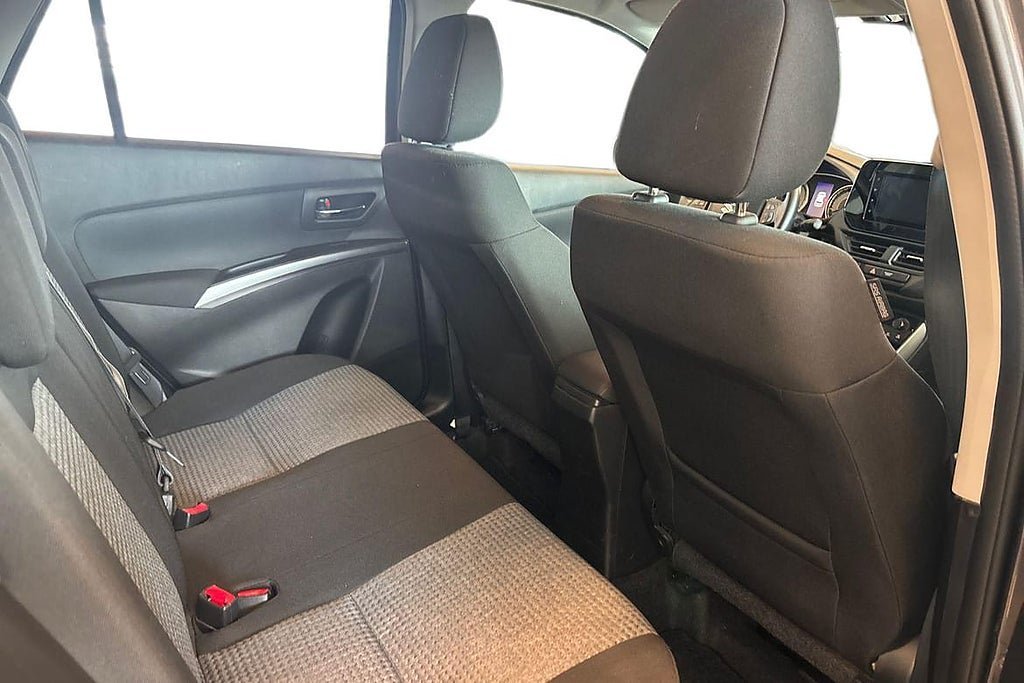 Vehicle Image 9