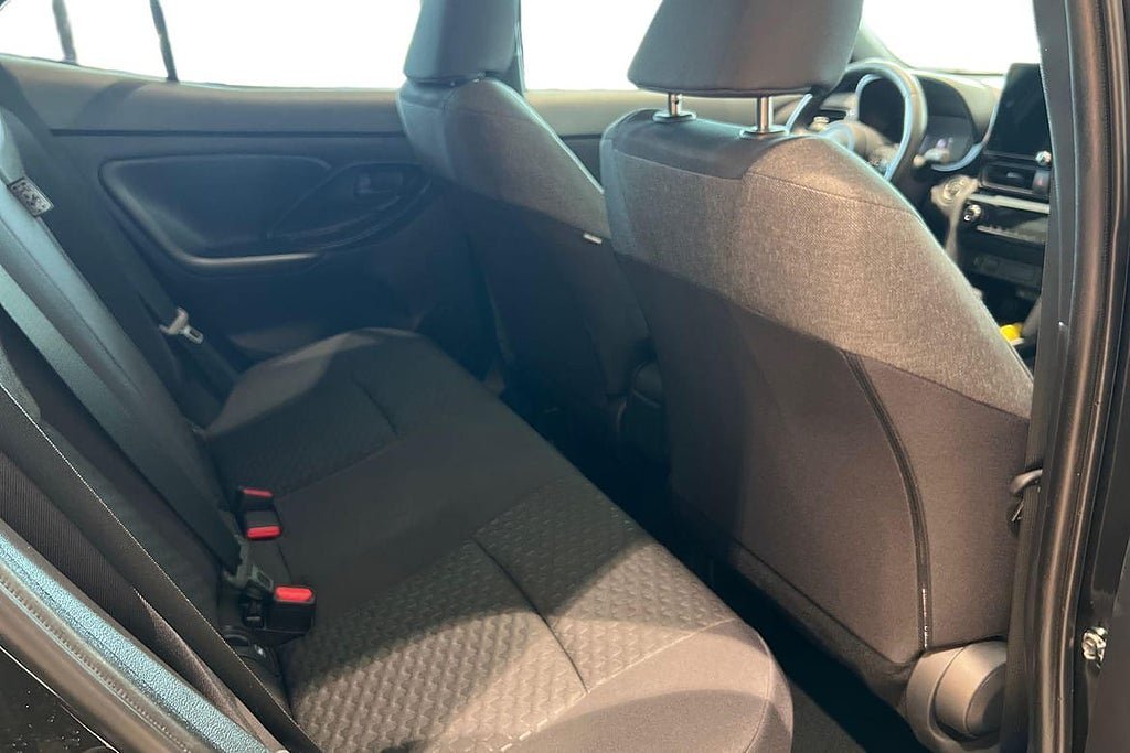 Vehicle Image 9