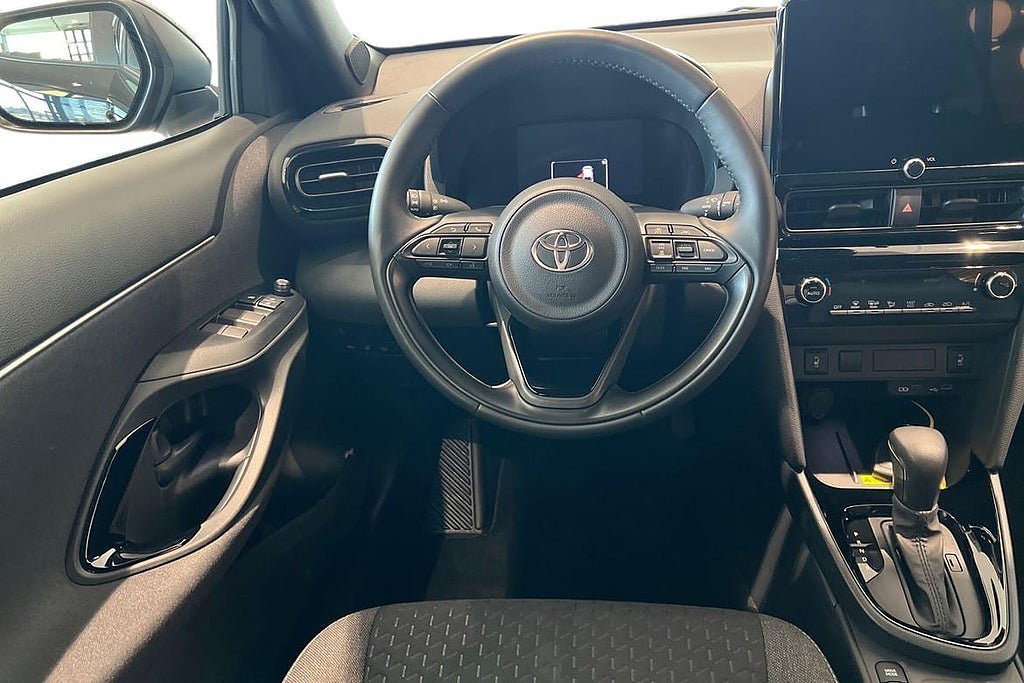 Vehicle Image 11