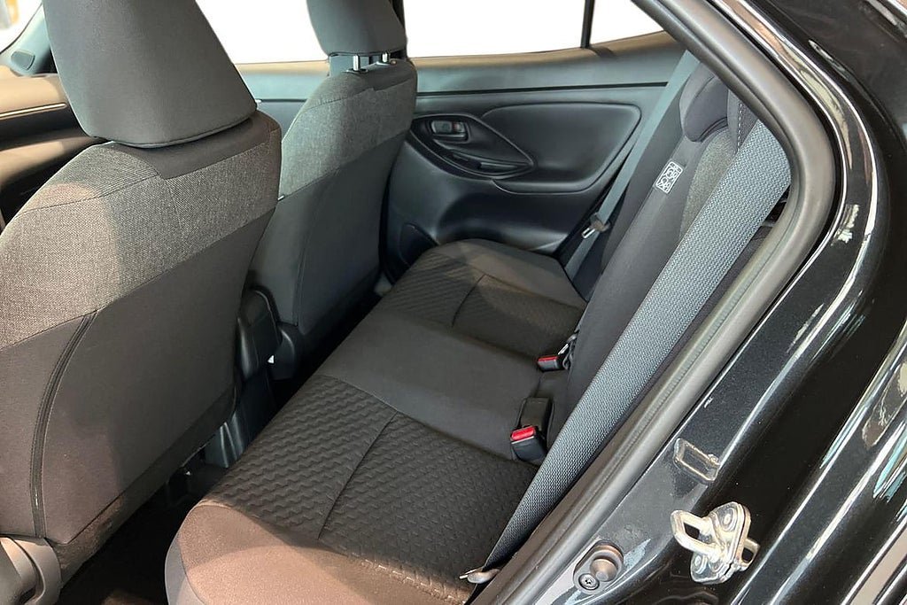 Vehicle Image 13