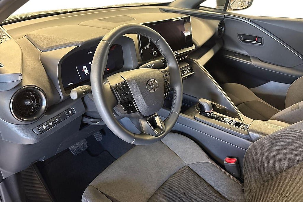 Vehicle Image 14