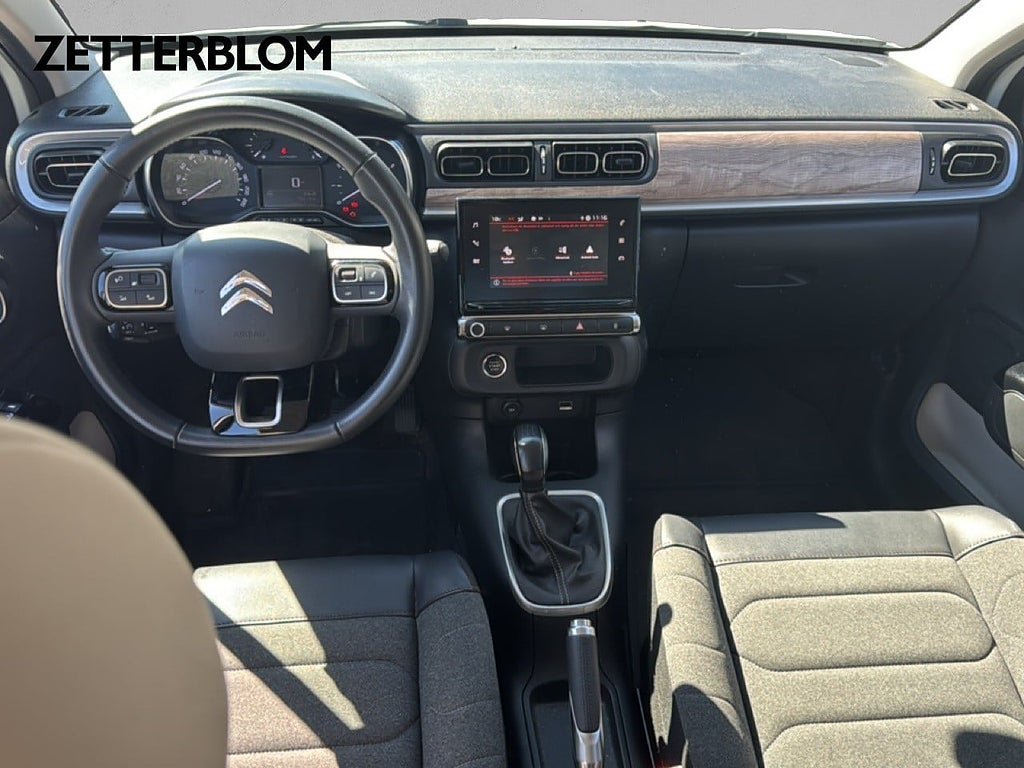 Vehicle Image 10