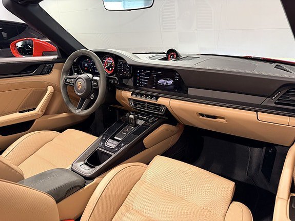 Vehicle Image 32