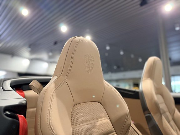 Vehicle Image 35