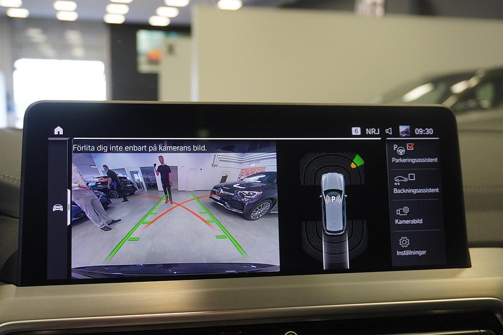 Vehicle Image 9