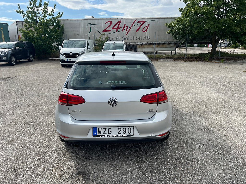 Vehicle Image 8