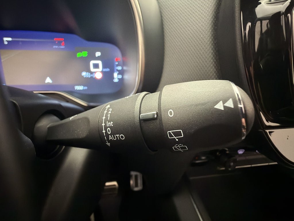 Vehicle Image 24