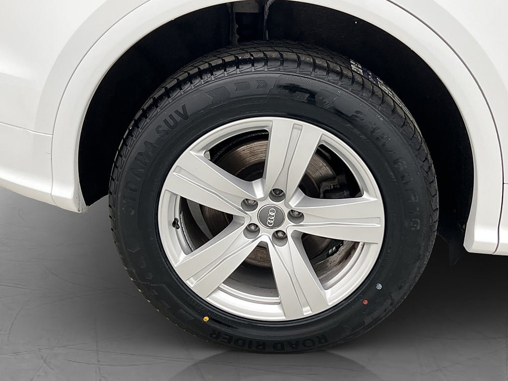 Vehicle Image 30