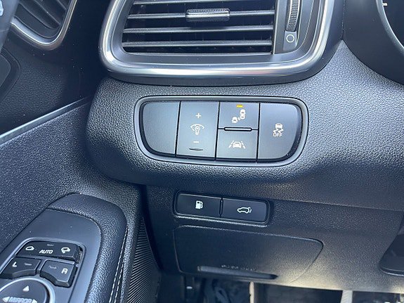 Vehicle Image 29