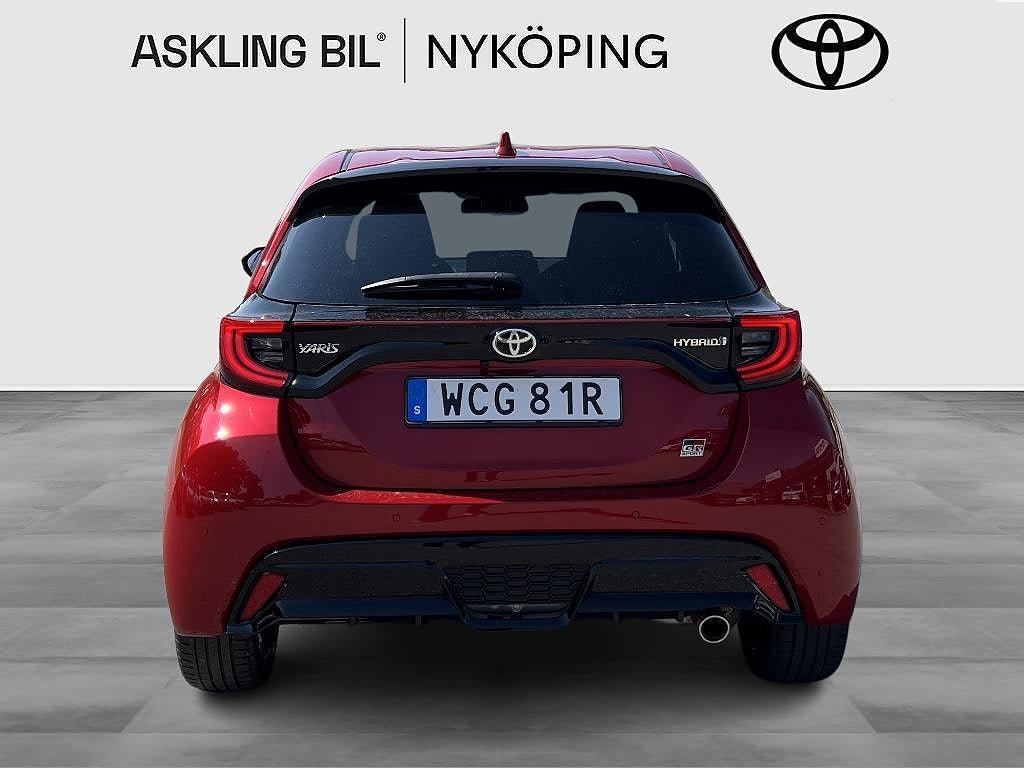 Vehicle Image 5
