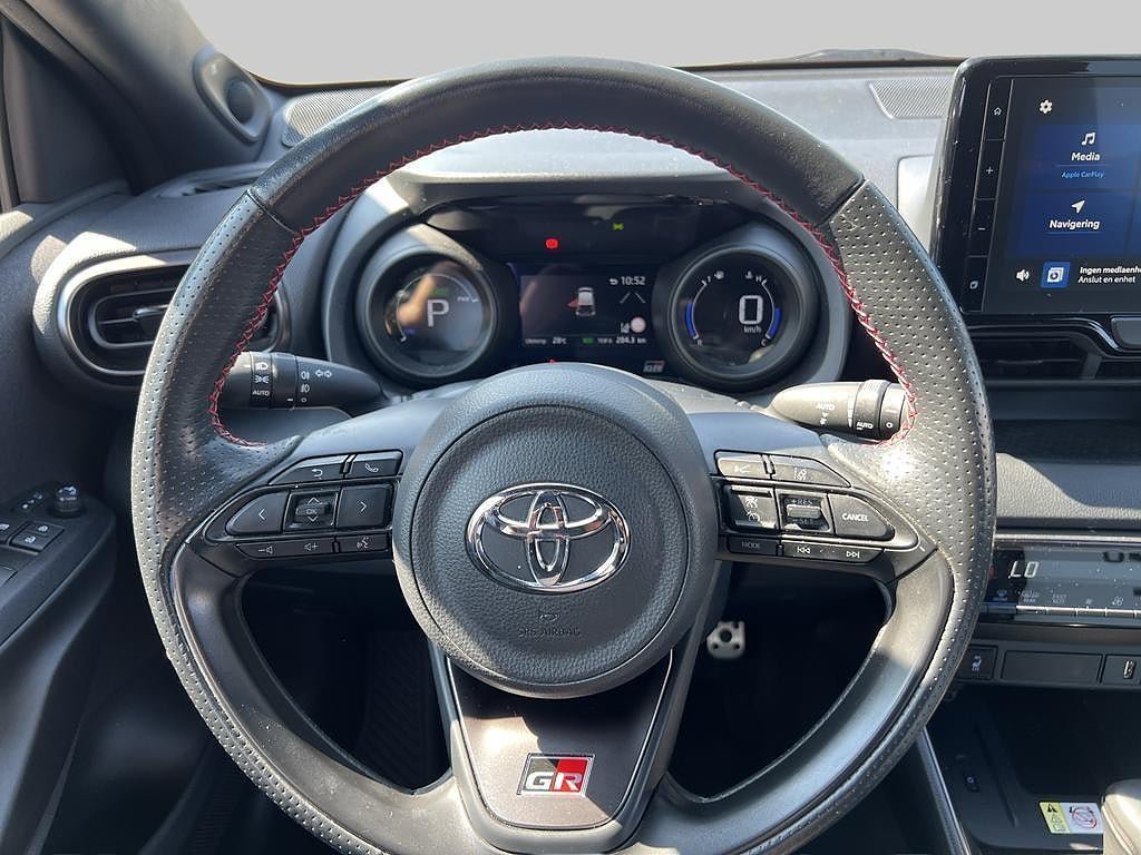 Vehicle Image 10