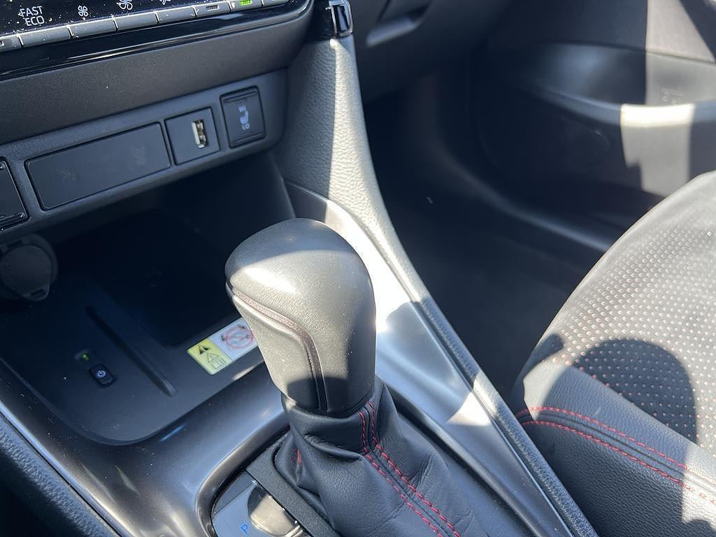Vehicle Image 16