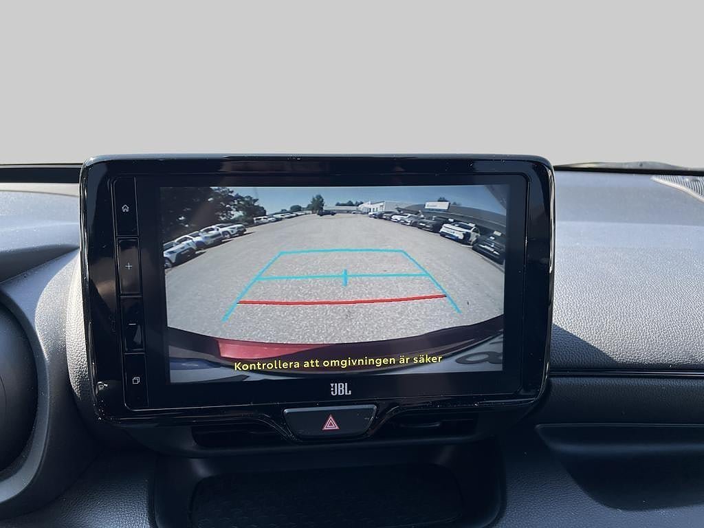 Vehicle Image 17