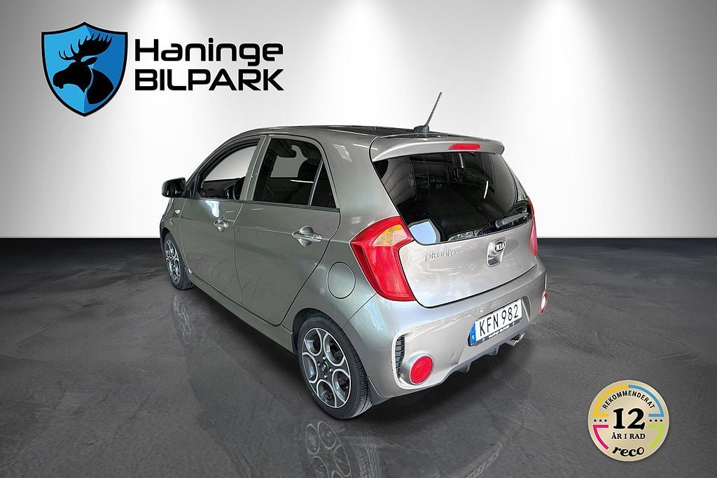 Vehicle Image 8