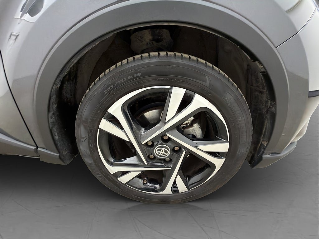 Vehicle Image 10